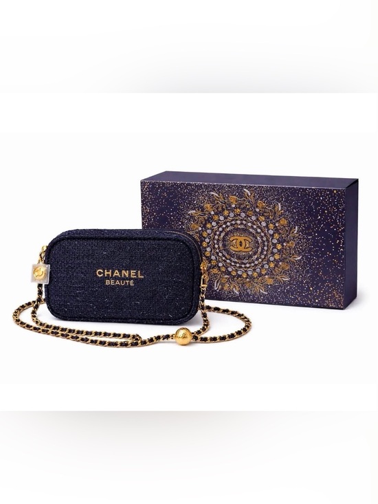 CHANEL Handbags - CHANEL Beauté Navy and Gold Chain Crossbody Pouch. VIP GWP